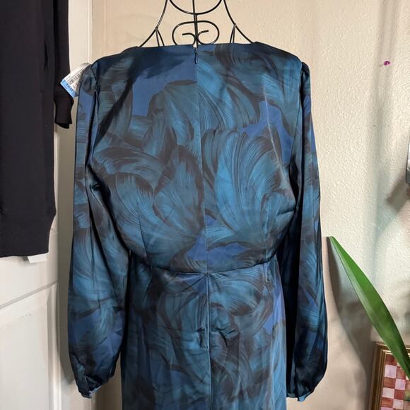 Sachin + Babi Lola Tonal Petal Printed Midi Dress 12 - Picture 5 of 14